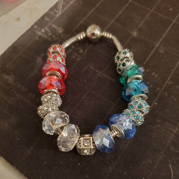 Bracelets - Picture 3 of 4